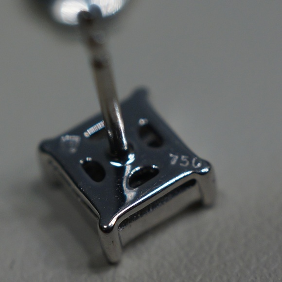 18KW Gold Invisible set Princess Diamond Earrings - Picture 5 of 7